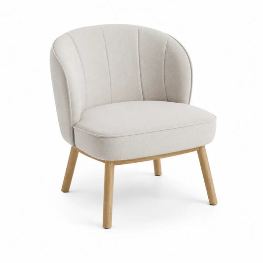 Poltrona in tessuto beige con gambe in legno